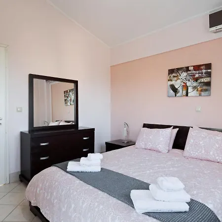 Villa Enchanting In Chalcis With Terrace Saint Minas